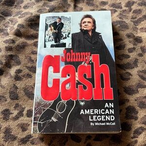 Johnny Cash Biography - 2003 📖